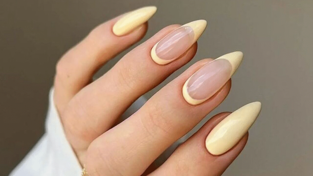 Tendência: Unhas amarelo manteiga