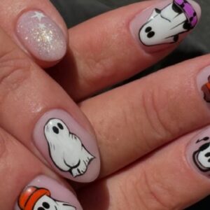 Descubra 5 nail arts criativas para arrasar no Halloween 2025