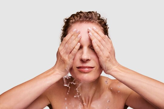 Aprenda a escolher o limpador facial ideal para sua pele