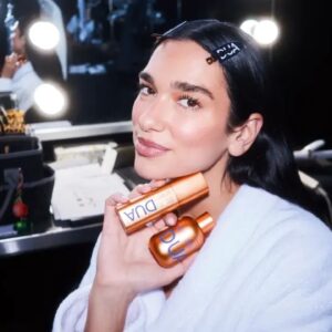 Dua Lipa entra no mercado de beleza e lança linha de skincare com marca de luxo