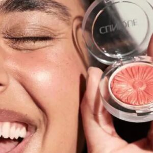 5 blushes cremosos para aquela cor de quem passou o dia no sol — sem precisar passar